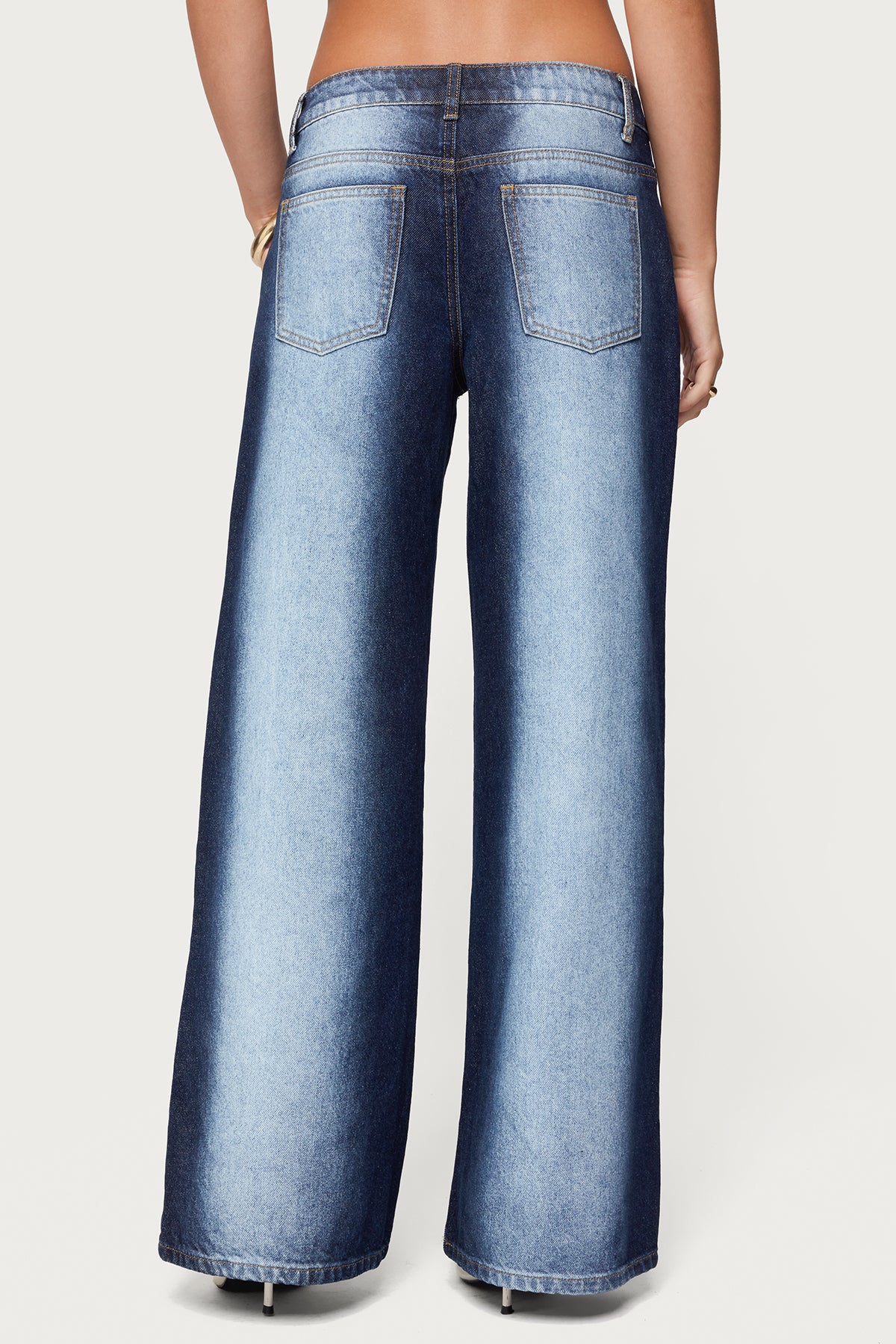 Ema Bleach Washed Low Rise Baggy Jeans