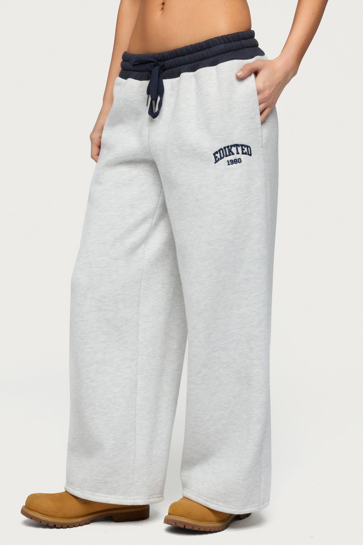 Petite Edikted Contrast Embroidered Sweatpants