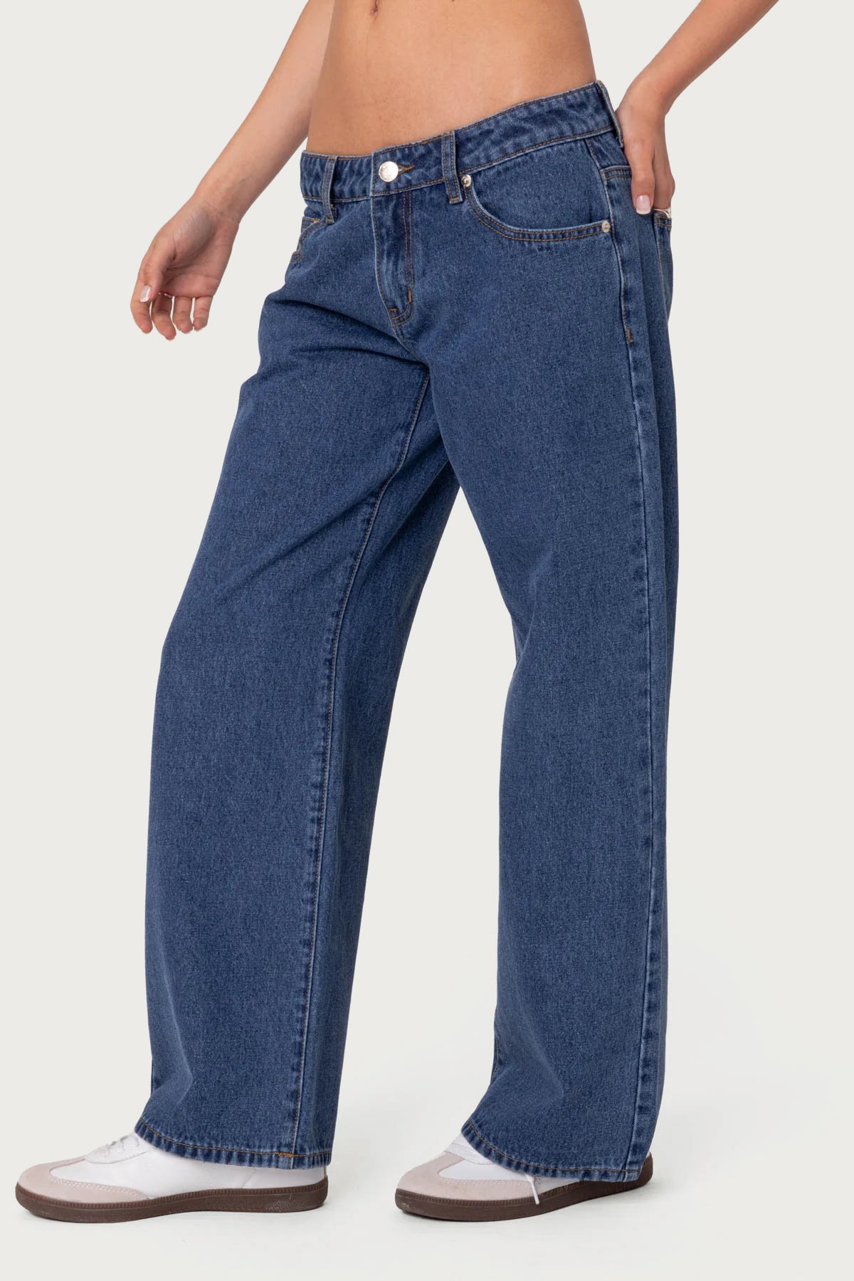 Petite Raelynn Washed Low Rise Baggy Jeans