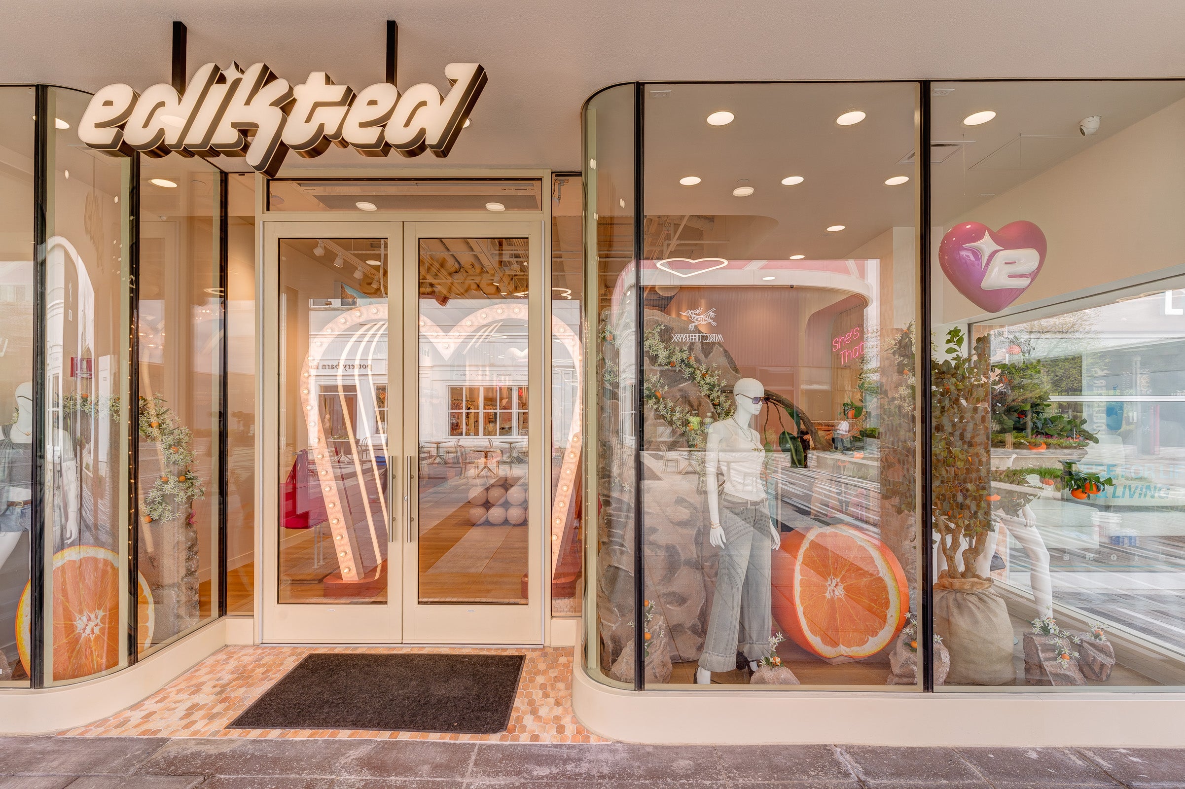 Oakbrook | Oakbrook Center storefront