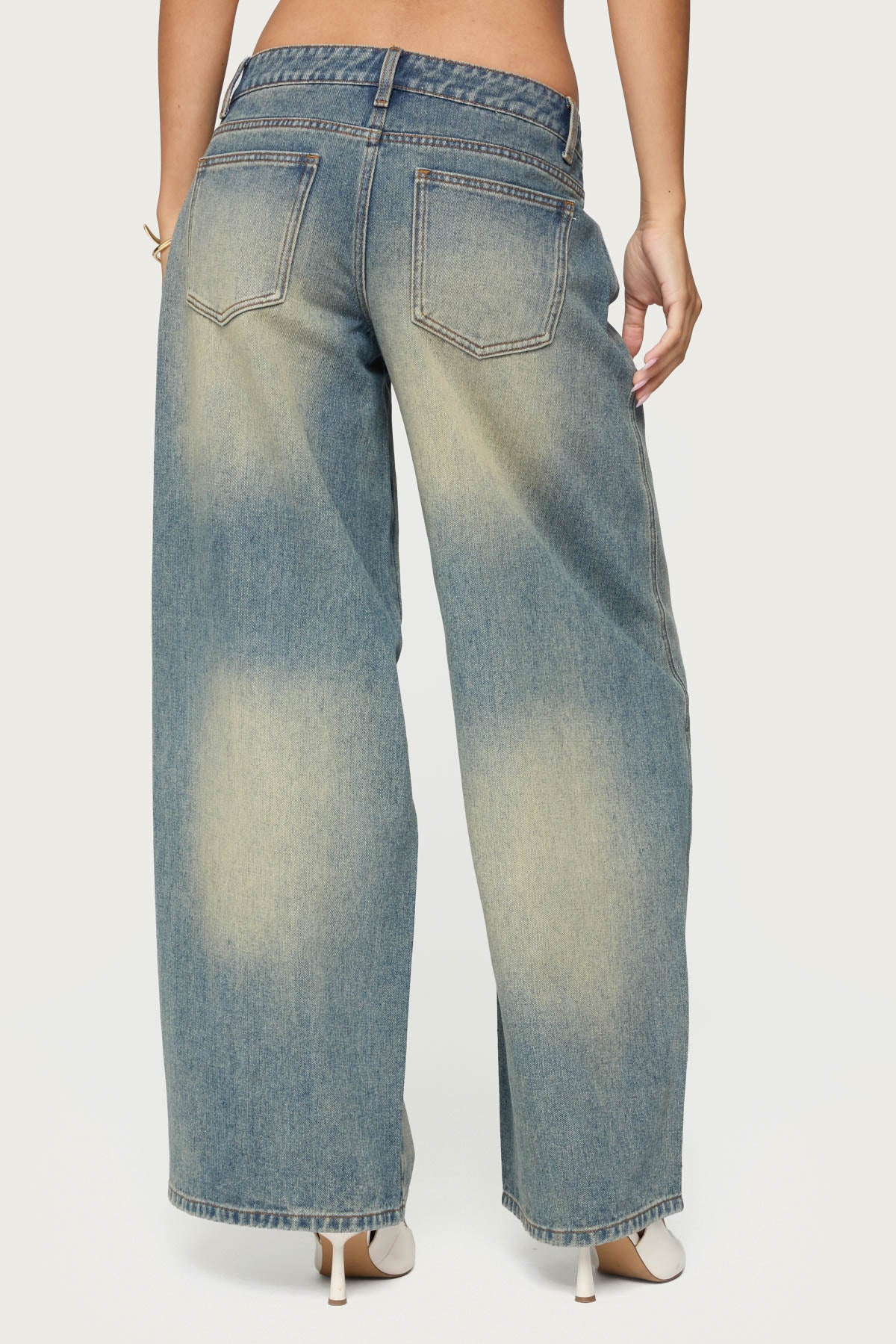Washed Low Rise Baggy Jeans