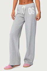 06 Sweatpants