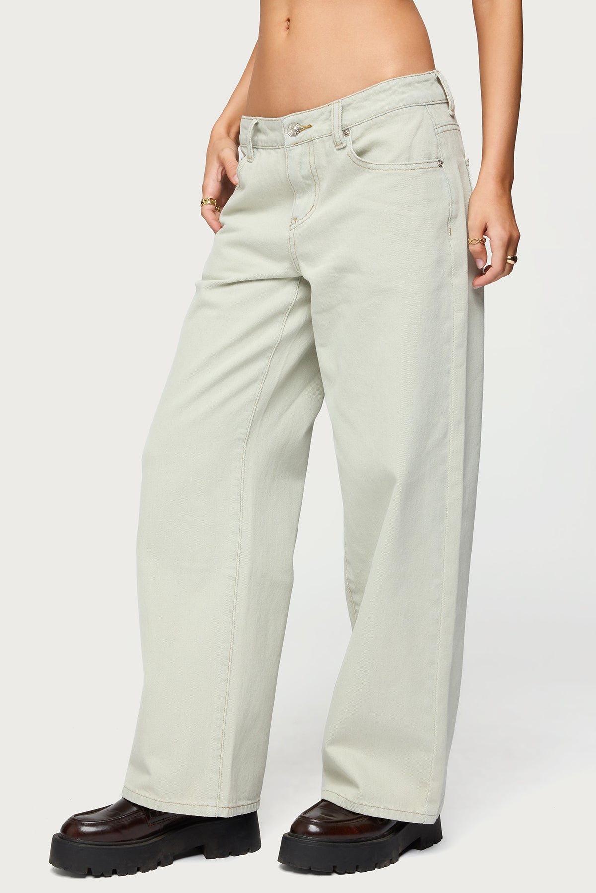Petite Raelynn Washed Low Rise Baggy Jeans