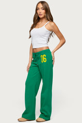 06 Sweatpants