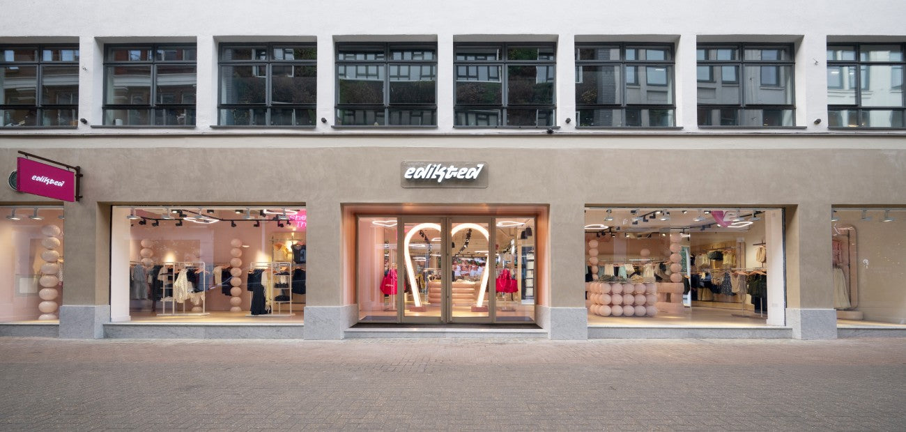 London | Carnaby Street storefront