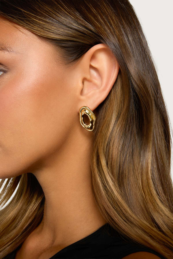 Darda Abstract Stud Earrings view 1